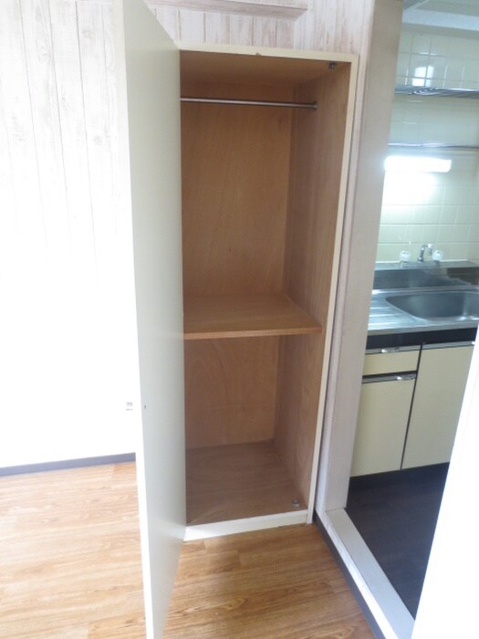 物件内観写真12　(収納)