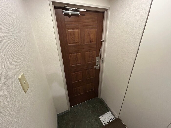 物件内観写真15　(玄関)