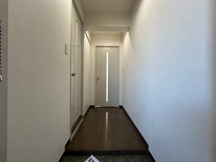 物件内観写真15　(廊下)