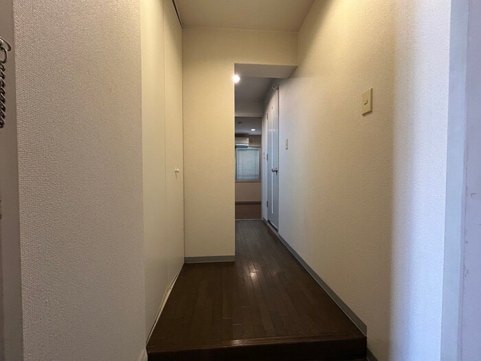 物件内観写真17　(廊下)