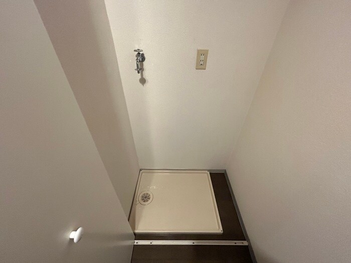 物件内観写真21　(洗濯機置場)