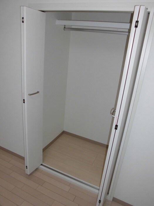 物件内観写真13　(収納)
