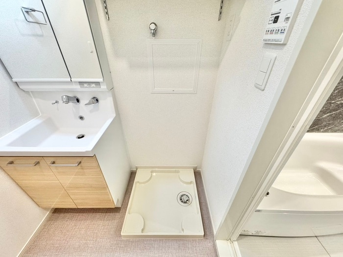 物件内観写真12　(洗濯機置場)