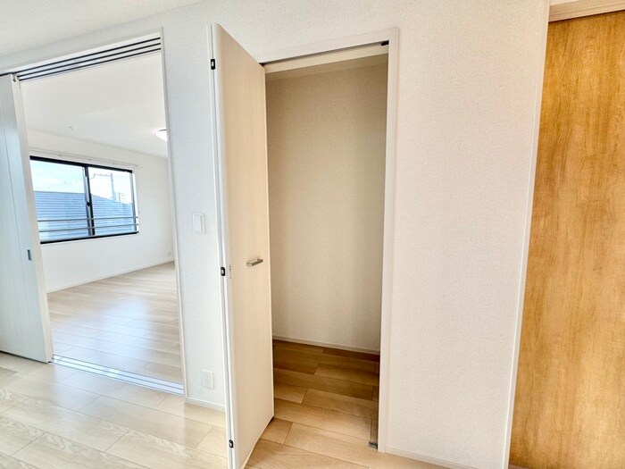 物件内観写真14　(収納)