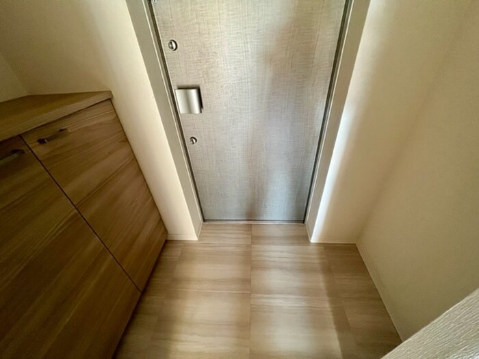 物件内観写真7　(玄関)