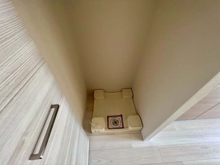 物件内観写真9　(洗濯機置場)