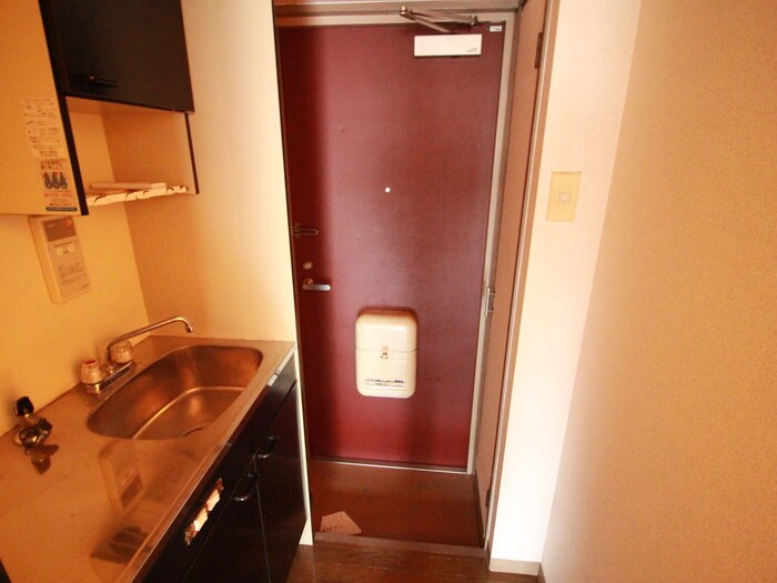 物件内観写真16　(玄関)