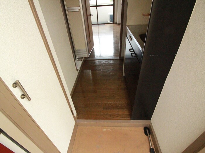 物件内観写真17　(玄関)