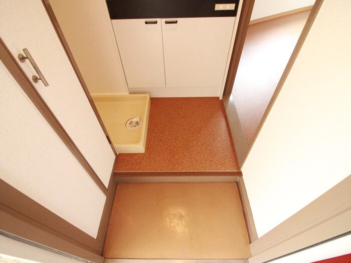 物件内観写真18　(玄関)