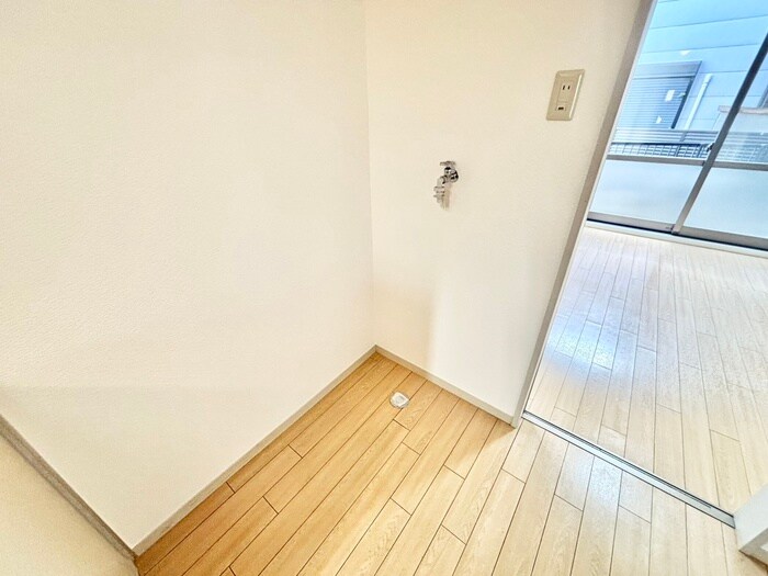 物件内観写真18　(洗濯機置場)