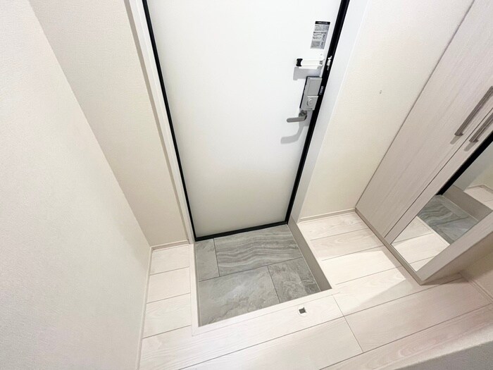 物件内観写真16　(玄関)