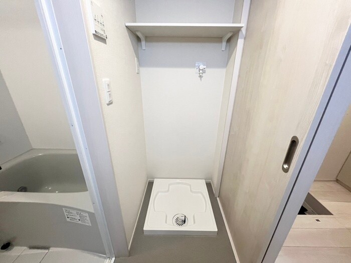 物件内観写真18　(洗濯機置場)