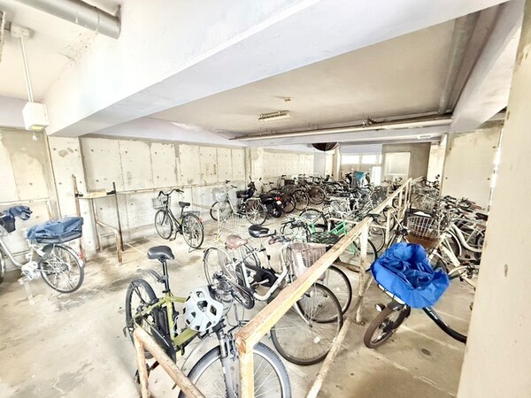 駐輪場