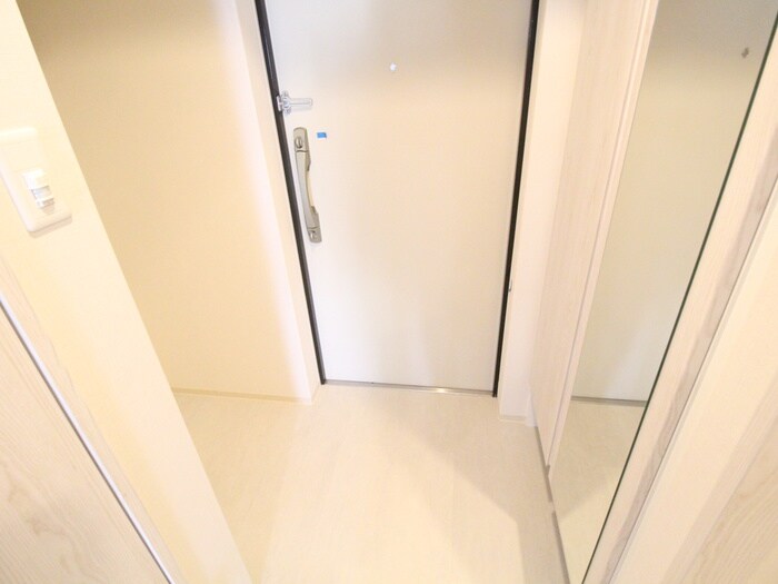 物件内観写真15　(玄関)