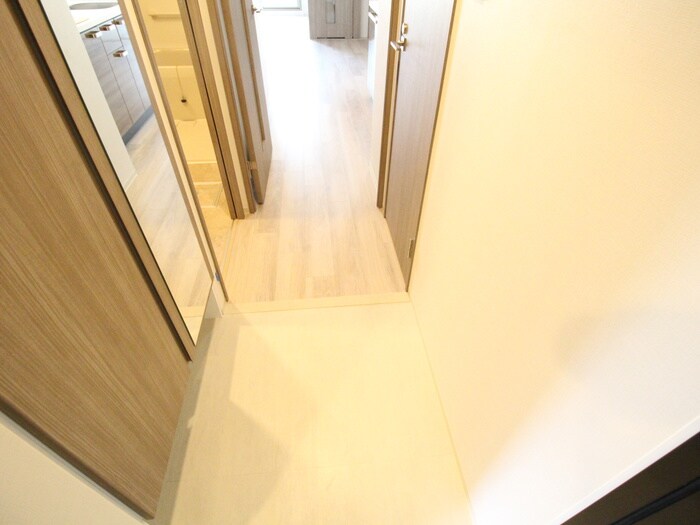 物件内観写真16　(玄関)