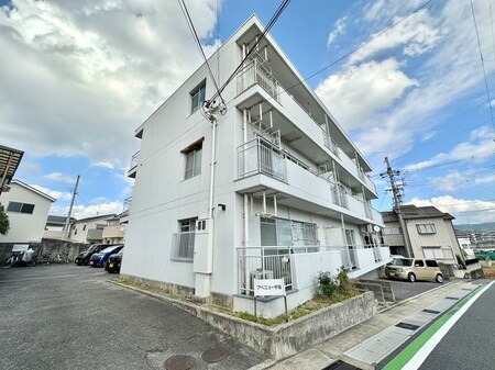 アベニュー中路外観写真