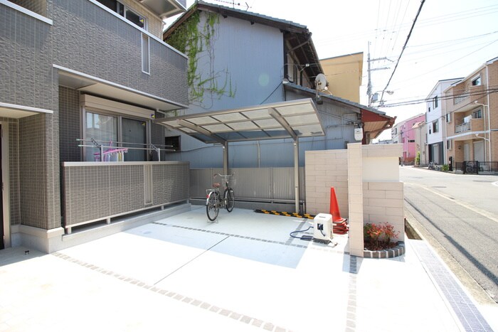 物件外観写真4　(駐輪場)