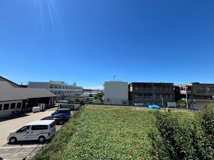 物件内観写真13　(室内からの展望)