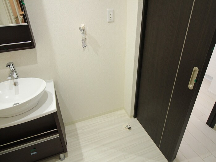 物件内観写真15　(洗濯機置場)