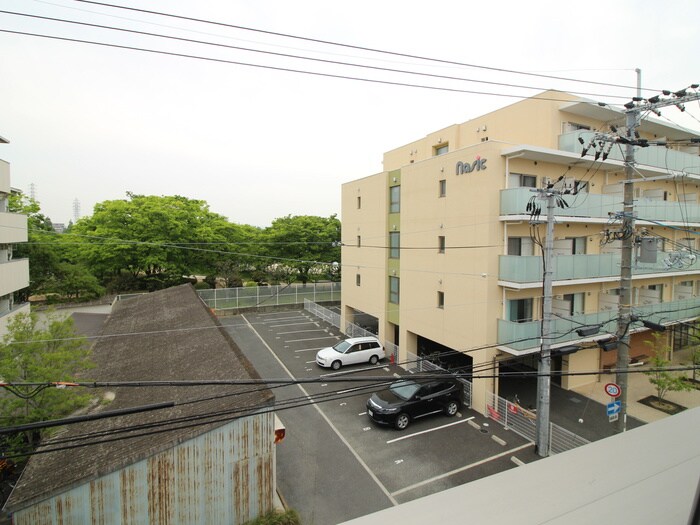 物件内観写真22　(室内からの展望)