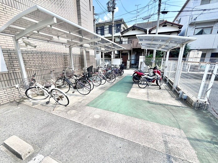 物件外観写真3　(駐輪場)