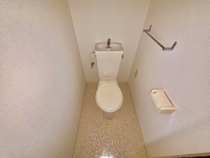 物件内観写真11　(トイレ)