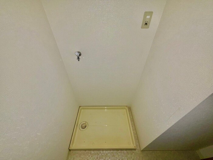 物件内観写真12　(洗濯機置場)