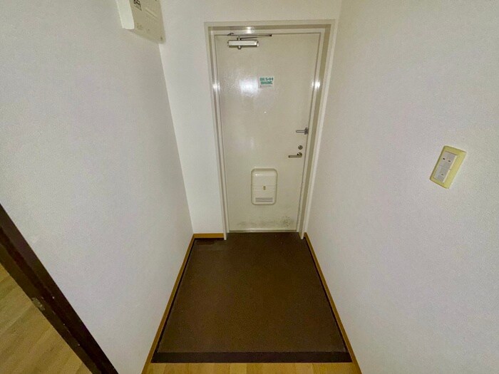 物件内観写真22　(玄関)