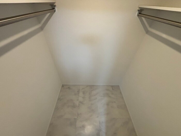 物件内観写真12　(収納)