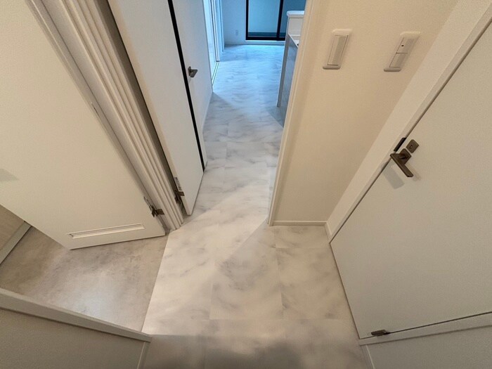 物件内観写真16　(廊下)