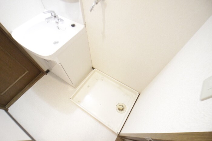 物件内観写真10　(洗濯機置場)