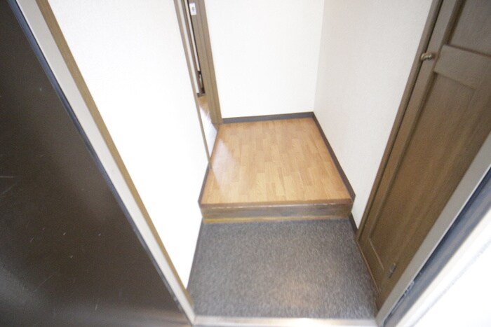 物件内観写真16　(玄関)