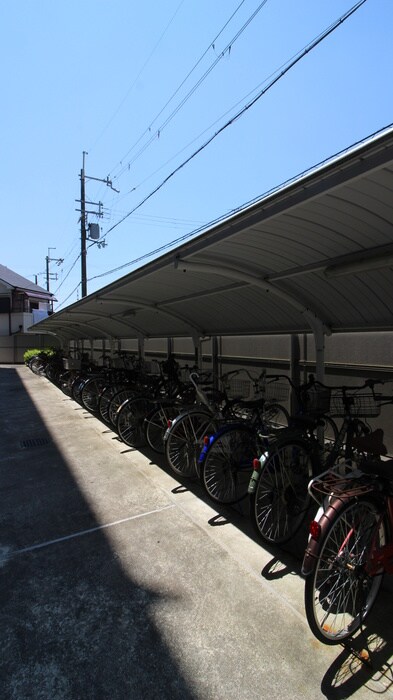 物件外観写真3　(駐輪場)