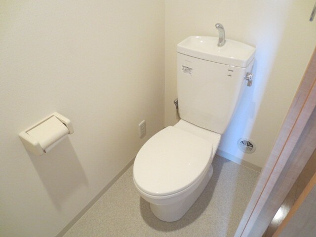 物件内観写真14　(トイレ)