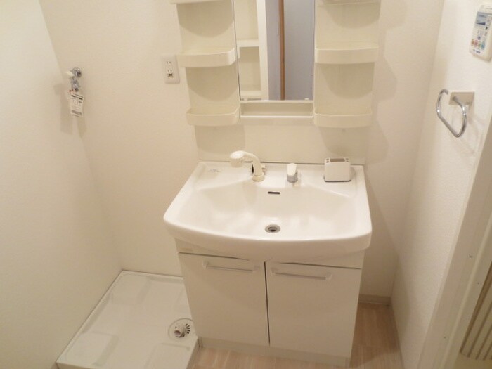 物件内観写真18　(洗濯機置場)