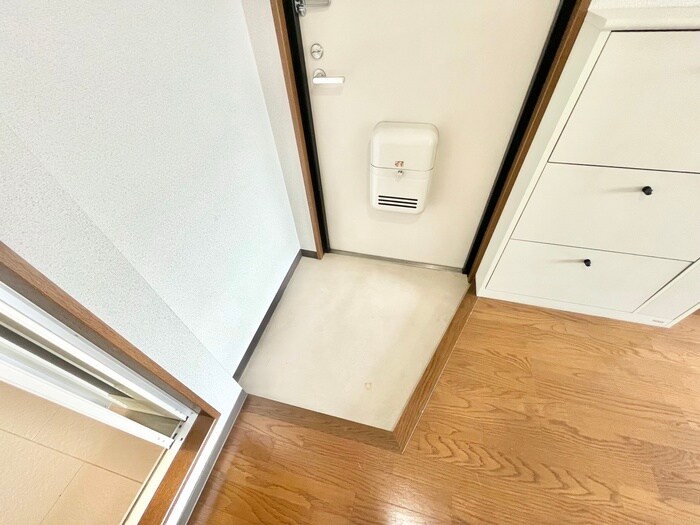 物件内観写真18　(玄関)