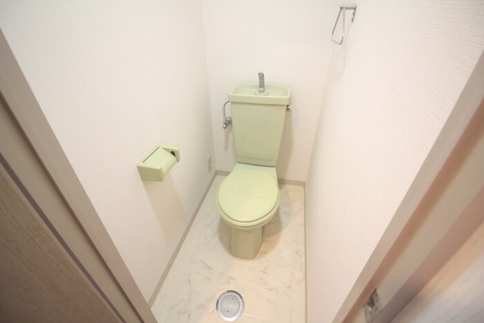 物件内観写真8　(トイレ)