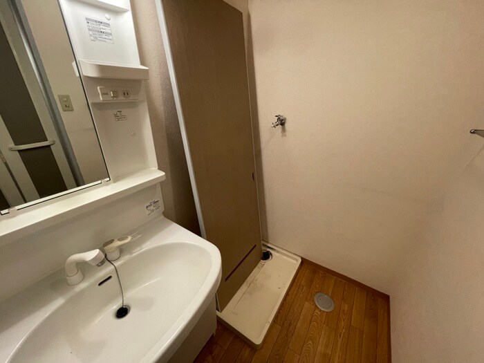 物件内観写真15　(洗濯機置場)