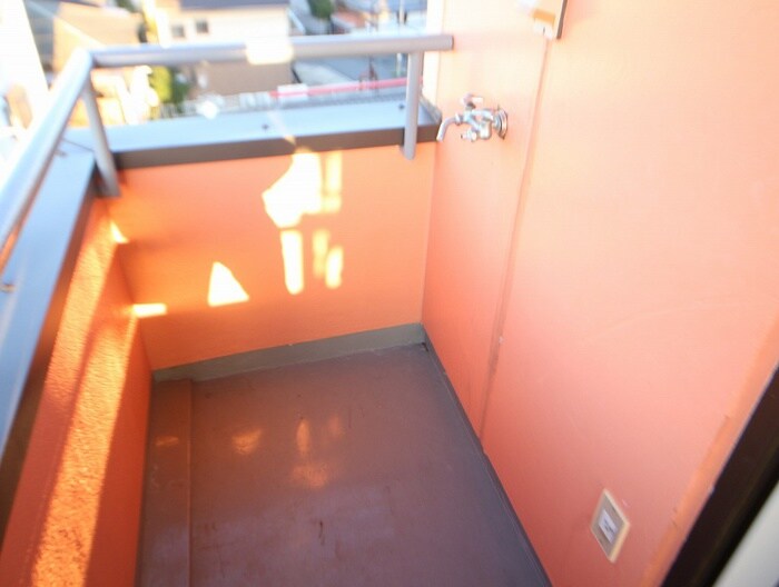 物件内観写真11　(洗濯機置場)