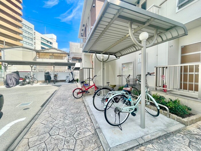 物件外観写真4　(駐輪場)