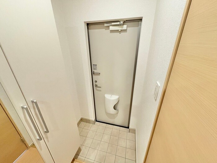 物件内観写真14　(玄関)