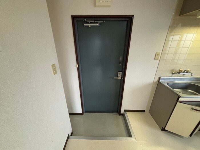 物件内観写真14　(玄関)