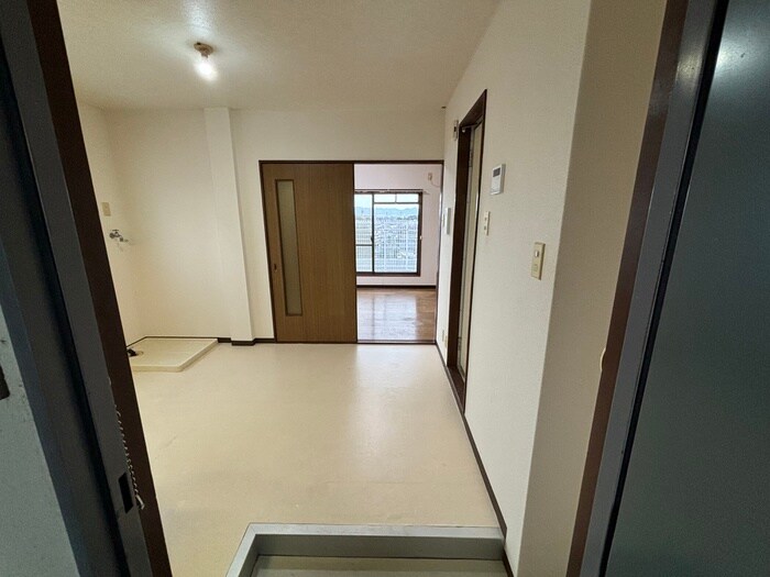 物件内観写真15　(玄関)