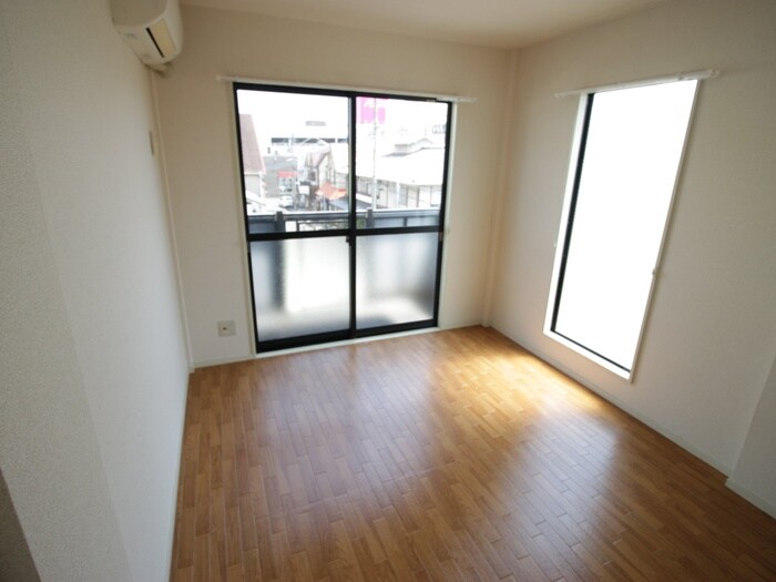 物件内観写真8　(居室)