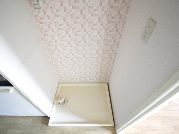 物件内観写真12　(洗濯機置場)