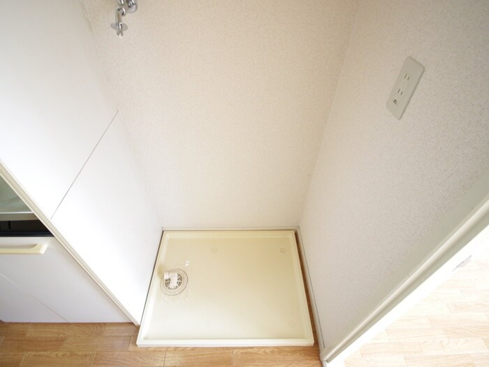 物件内観写真14　(洗濯機置場)