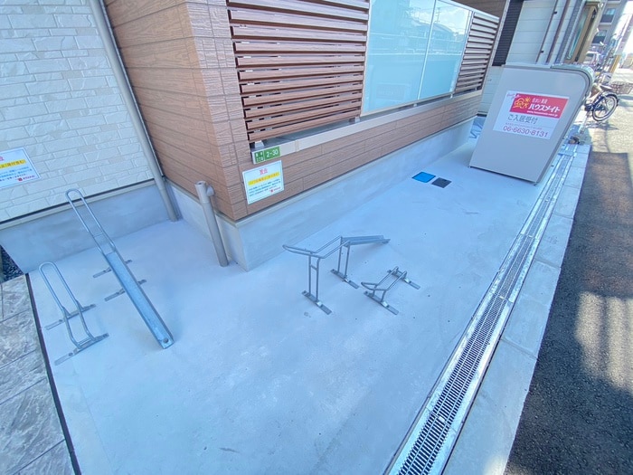 物件外観写真5　(駐輪場)