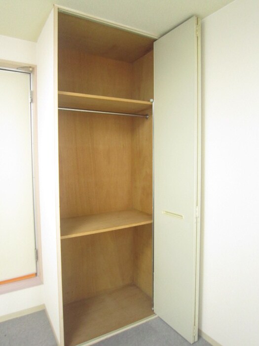 物件内観写真12　(収納)