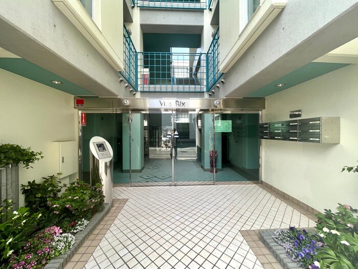 物件外観写真3　(エントランス部分)