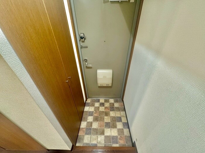 物件内観写真11　(玄関)